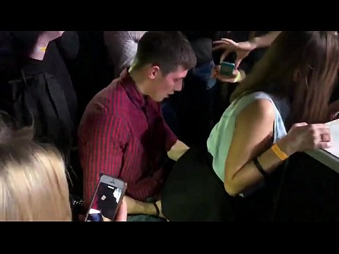 ❤️ Sessu reale in una discoteca russa. Una ragazza russa di 18 anni in l'anu è a vagina scopata in una discoteca ❤❌ Pornu di qualità à co.sexogolic-info.ru ﹏